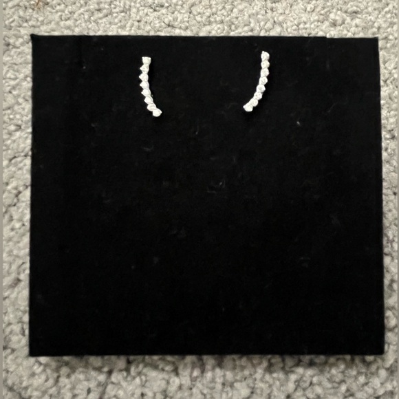 CZ stone stud earrings - sterling silver - Picture 3 of 4